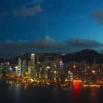 Die Skyline von Hongkong bei Nacht.